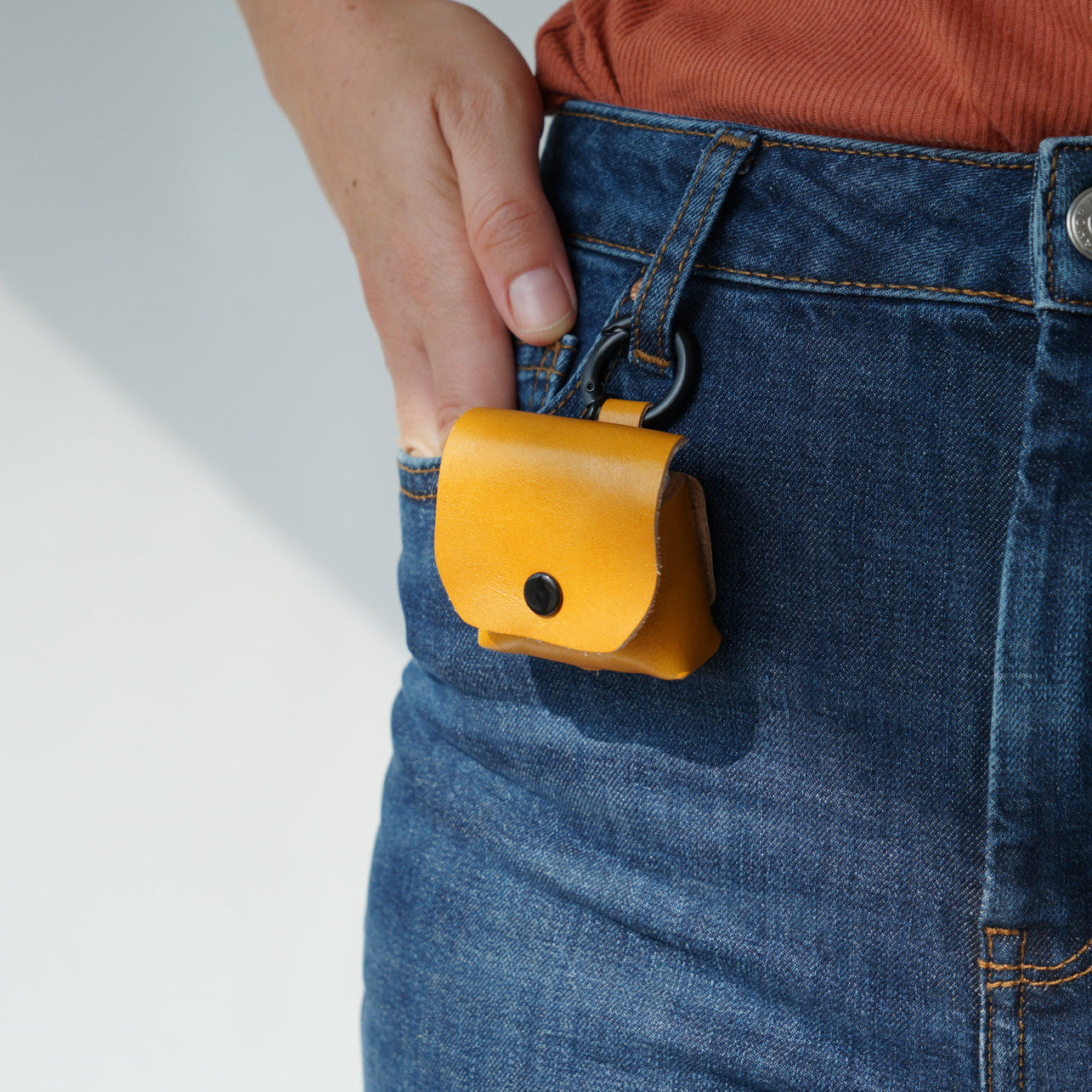 AirpodsPocket_Yellow