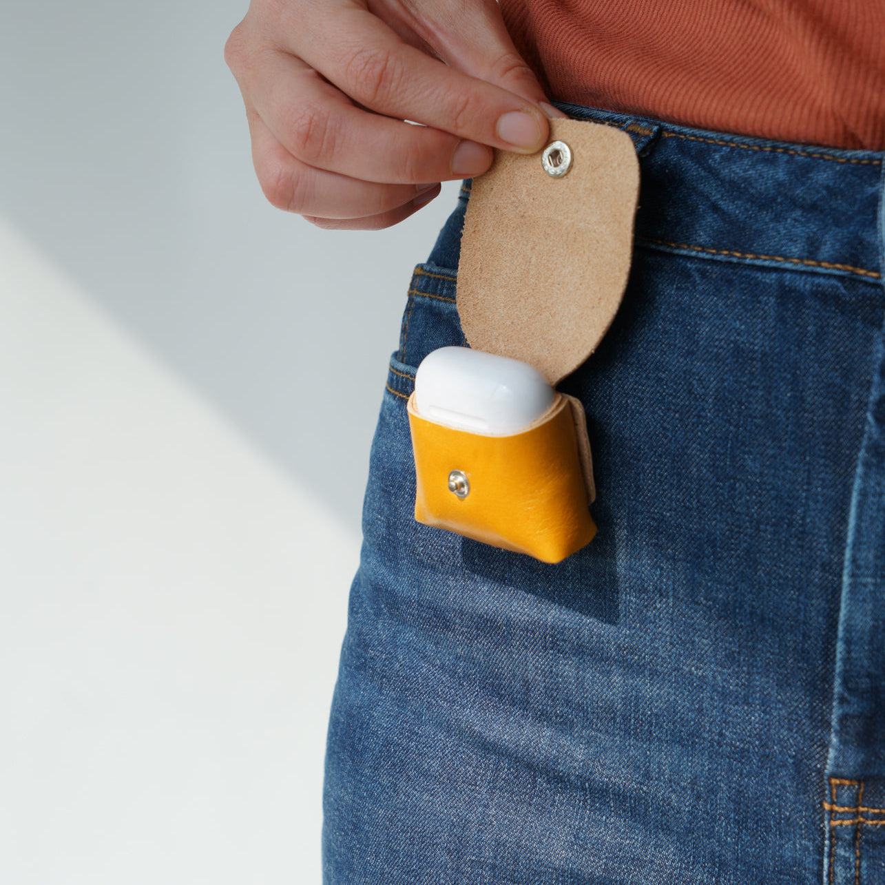 AirpodsPocket_Yellow